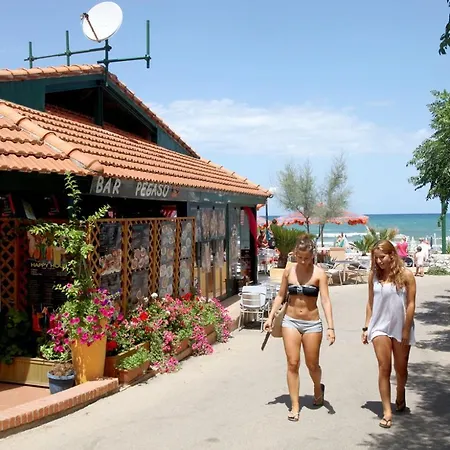 مكان تخييم Happy Camp Mobile Homes In Centro Turistico San Nicola *